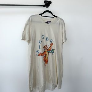 VINTAGE TIGGER T-SHIRT (V-NECK)